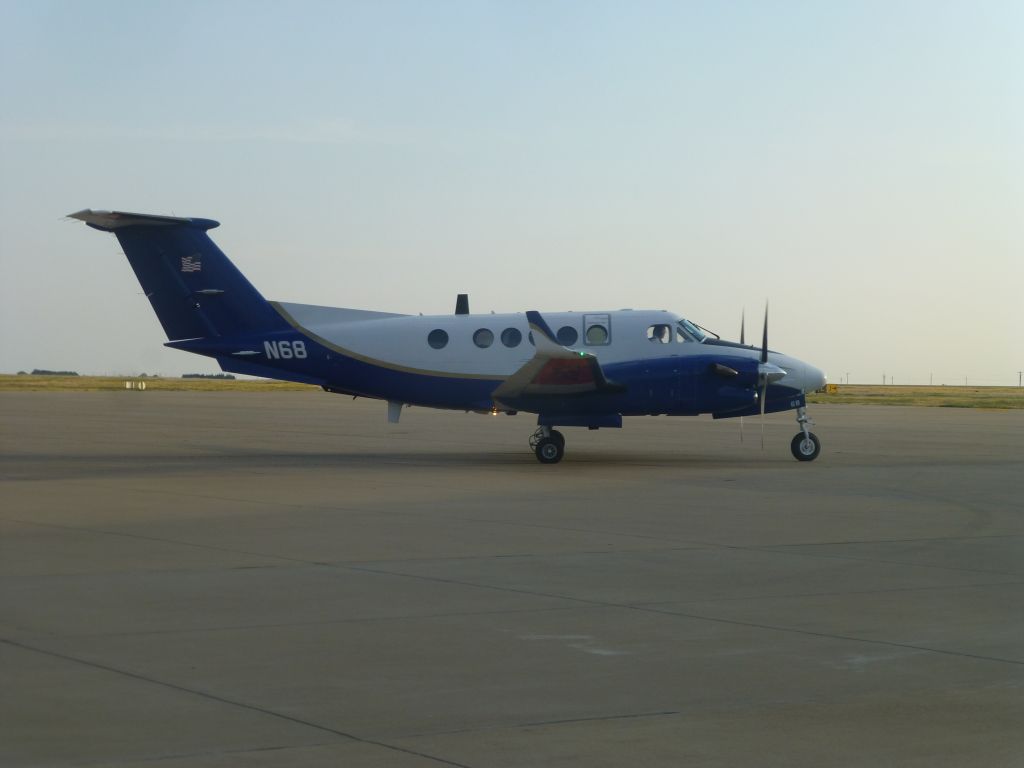 Beechcraft Super King Air 300 (N68)