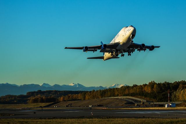 Boeing 747-200 (N780BA) - Watching the Dreamlifter depart Anchorage at Sunrise, bound for SC.