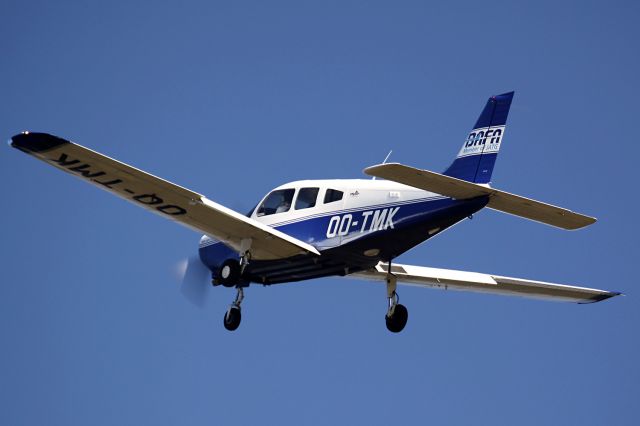 Piper Cherokee (OO-TMK)