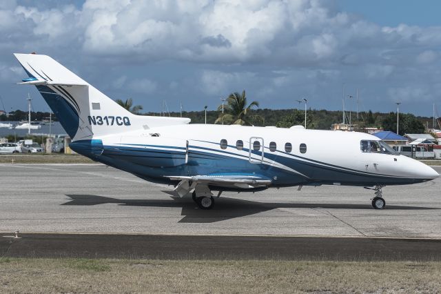 Hawker 800 (N317CQ)