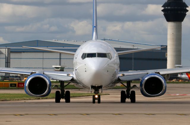 Boeing 737-800 (G-DRTC)