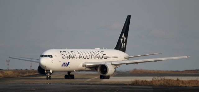 BOEING 767-300 (JA614A)