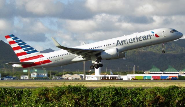 Boeing 757-200 (N189AN)