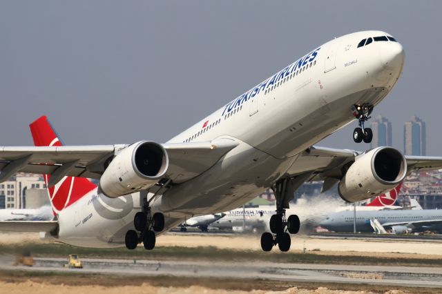 Airbus A330-300 (TC-JNN) - 27-Apr-2015 330 Istanbul Ataturk Intl (LTBA / IST) Narita Intl (RJAA / NRT) 03:10PM EEST 08:23AM JST (+1) 11:13