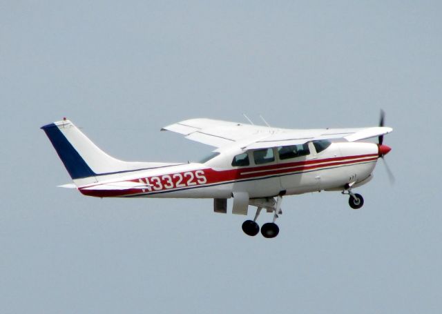 Cessna Centurion (N3322S) - Gear up off of 14 at Downtown Shreveport.