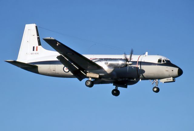 A10606 — - AUSTRALIA - AIR FORCE - HAWKER SIDDELEY HS-748 SRS2.228 - REG : A10-606 (CN 1606) - EDINBURGH RAAF BASE ADELAIDE SA. AUSTRALIA - YPED (16/4/1984)ANOTHER 6400 DPI SCAN.