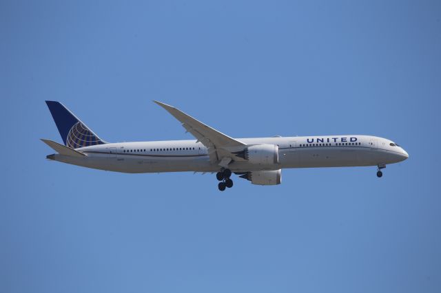 BOEING 787-10 Dreamliner (N14001)