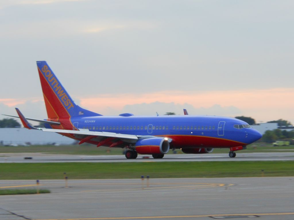 Boeing 737-700 (N234WN)
