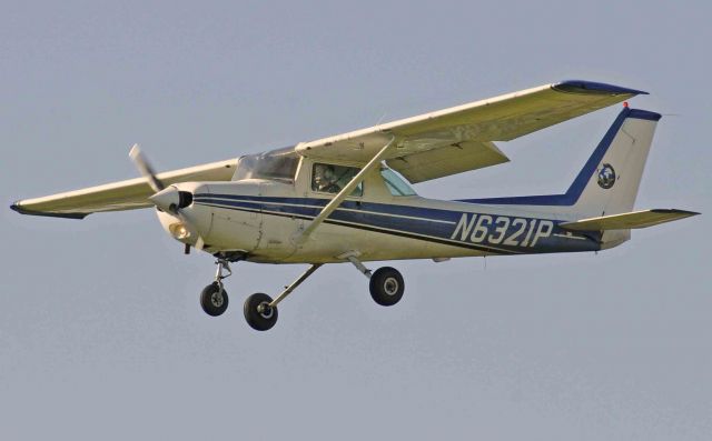 Cessna 152 (N6321P)