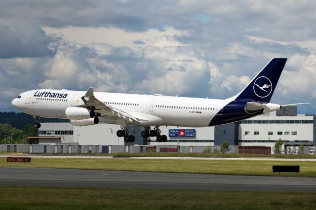 Airbus A340-300 (D-AIFD)