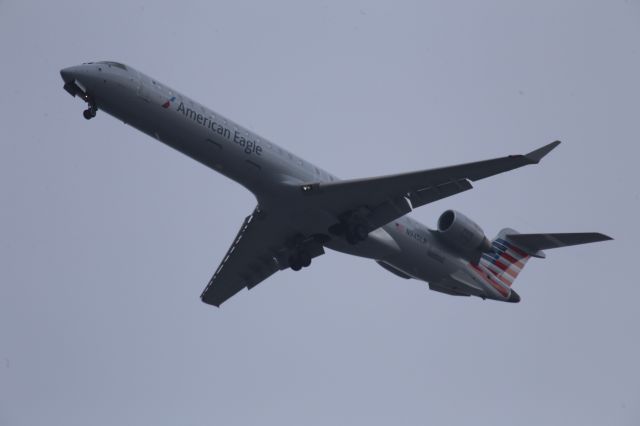 Canadair Regional Jet CRJ-900 (N945LR)