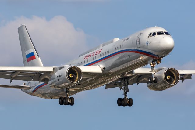 Tupolev Tu-214 (RA-64520)