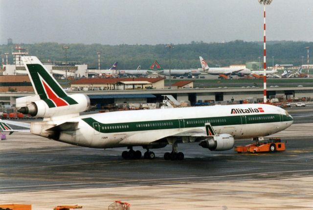 Boeing MD-11 (I-DUPI)