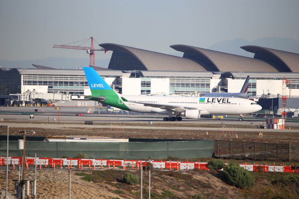 Airbus A330-200 (EC-NNH)