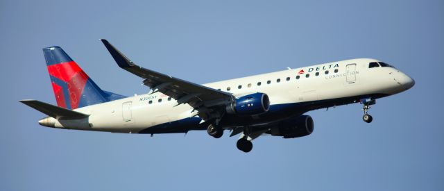 Embraer 175 (N300SY) - MDT-SEA  3-15-2024