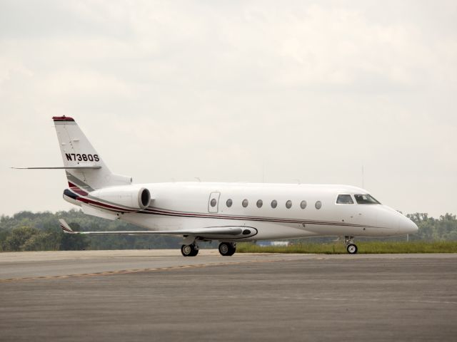 Canadair Challenger 350 (N738QS)