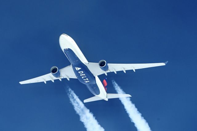 Airbus A330-300 — - Delta 241, ATH-BOS, approximately N50 W40.  Picture taken by opposite direction FDX2