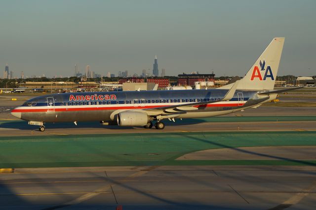 Boeing 737-800 (N918NN)