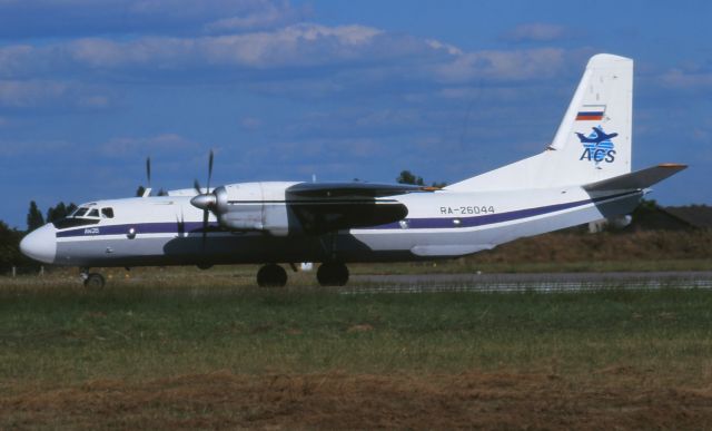 Antonov An-26 (RNA26044)