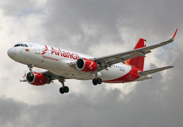 Airbus A320 (N750AV) - Avianca / Airbus A320-214 - MSN 7120 / N750AV / MMMX 06/2019