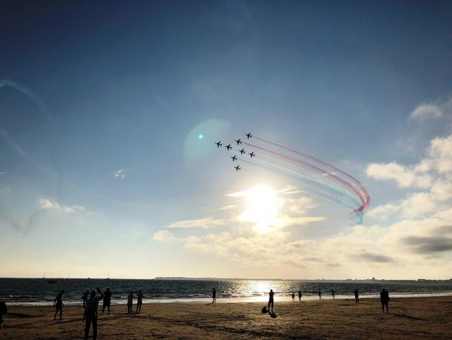 — — - Patrouille de France en entrainement au dessus de la plage de la Baule (44) 2019