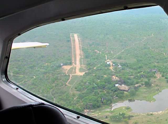 Cessna Centurion (ZS-AVB) - Take off from Chitwa Chitwa, South Africa