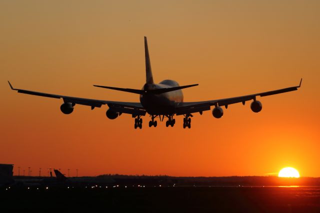 Boeing 747-200 (G-CIIV) - Great way to end the day.