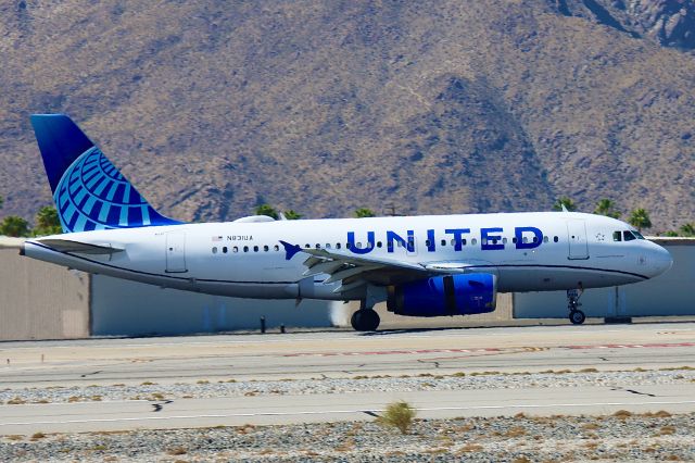 Airbus A319 (N831UA)