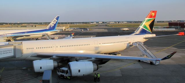 Airbus A340-600 (ZS-SNA)