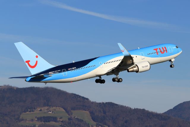 BOEING 767-300 (G-OBYK)