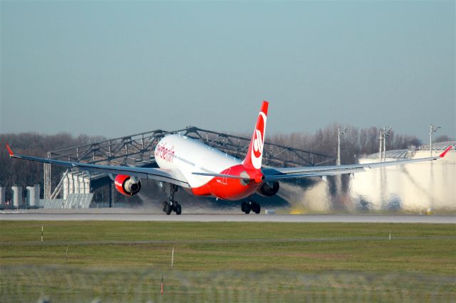 Airbus A330-200 (D-ALPA)