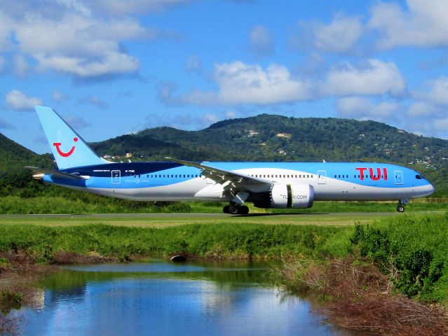 Boeing 787-9 Dreamliner (G-TUIK)