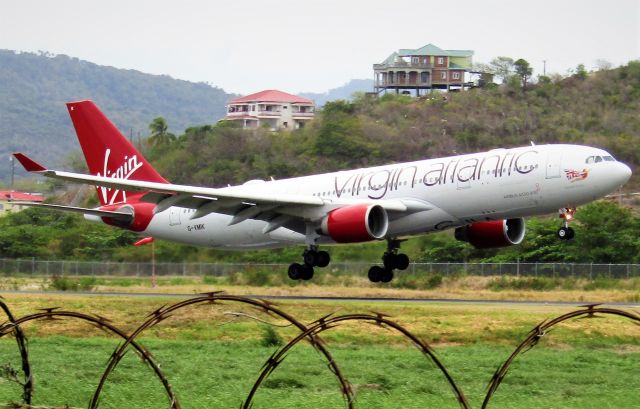 Airbus A330-200 (G-VMIK)