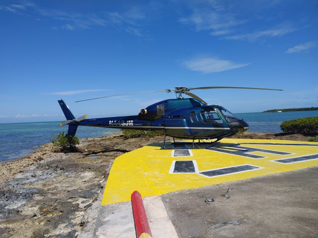 HELIBRAS VH-55 Esquilo (N448JM) - Having lunch at Island Fish Co. in Marathon, FL.