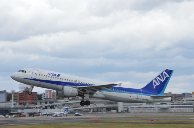 Airbus A320 (JA8396) - 伊丹スカイパークにて撮影。