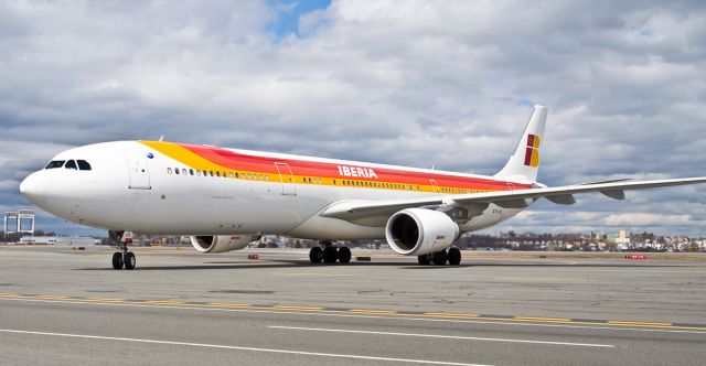 Airbus A330-300 (EC-LXK) - El Salvador