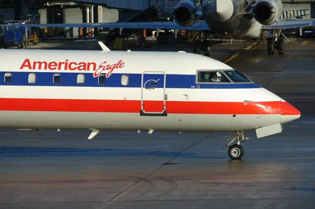 Canadair Regional Jet CRJ-700 (N500AE)