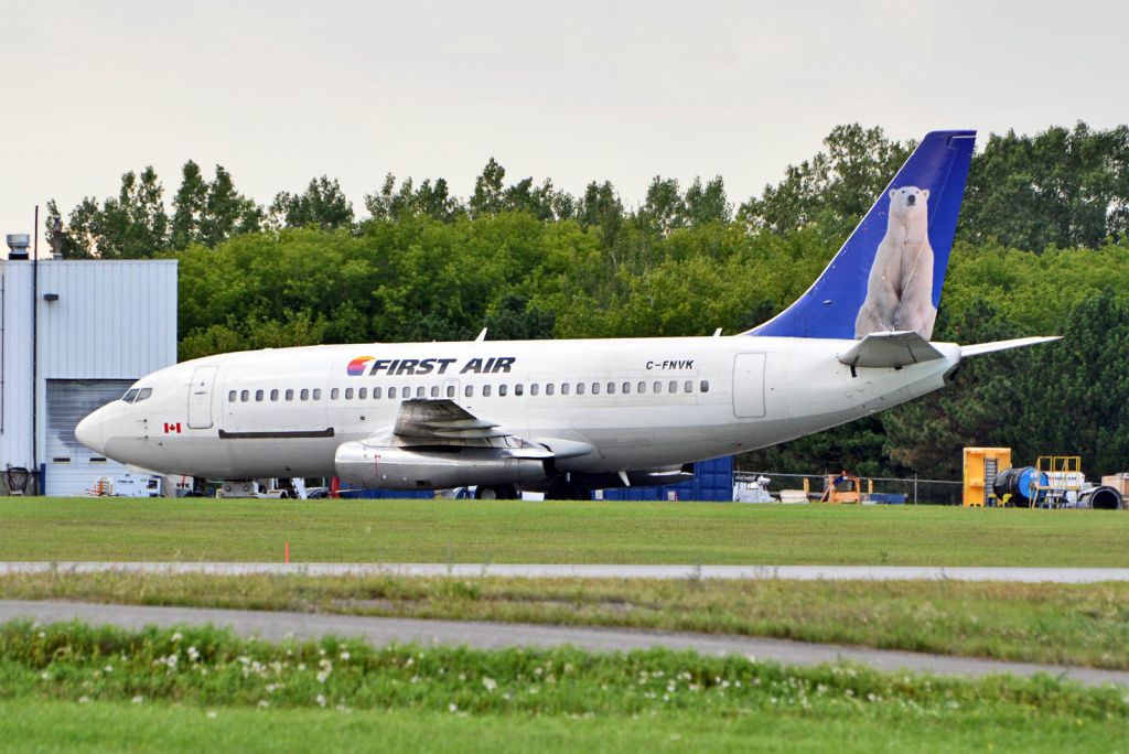 Boeing 737-200 (C-FNVK)