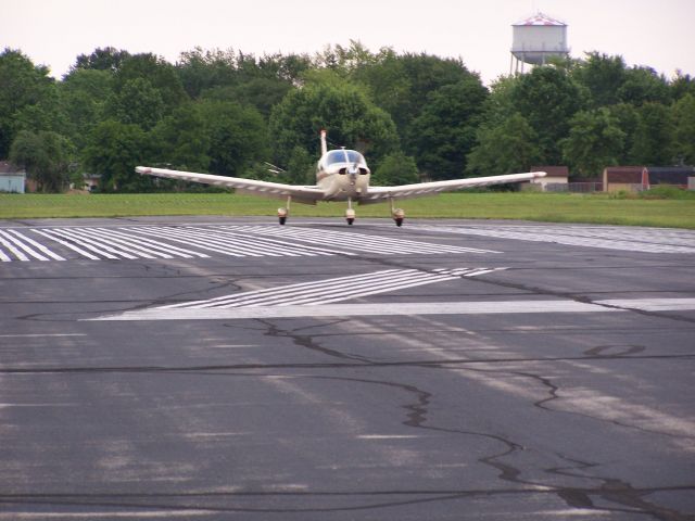 Piper Cherokee (N120BJ) - Bryan landing on the numbers