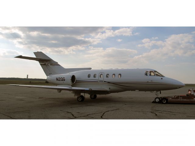 Hawker 800 (N2QG) - A very good business aircraft, stand up cabin.