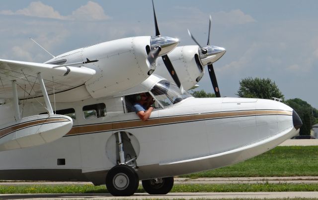 Grumman G-44 Widgeon (N77BD) - A Grumman Widgeon taxing out for departure at EAA AirVenture 2015!