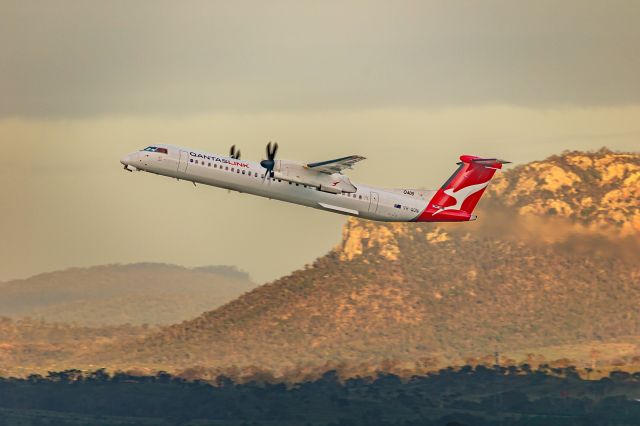 de Havilland Dash 8-400 (VH-QON)