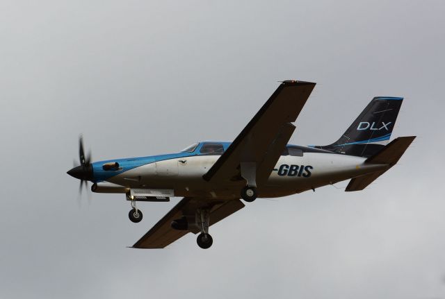 Piper Malibu Mirage (C-GBIS) - C-GBIS landing in CYHU. Oct. 22, 2018