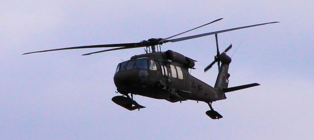 — — - Pilot sees me and starts to roll away.