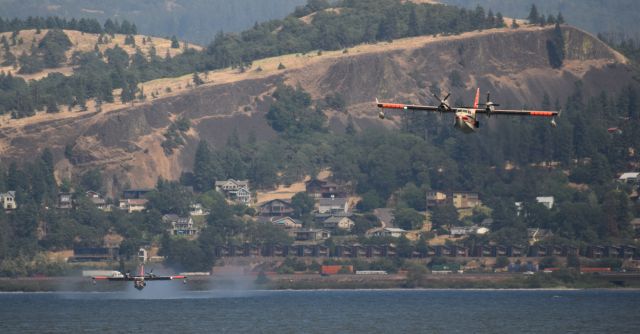 Canadair CL-415 SuperScooper (N385AC)