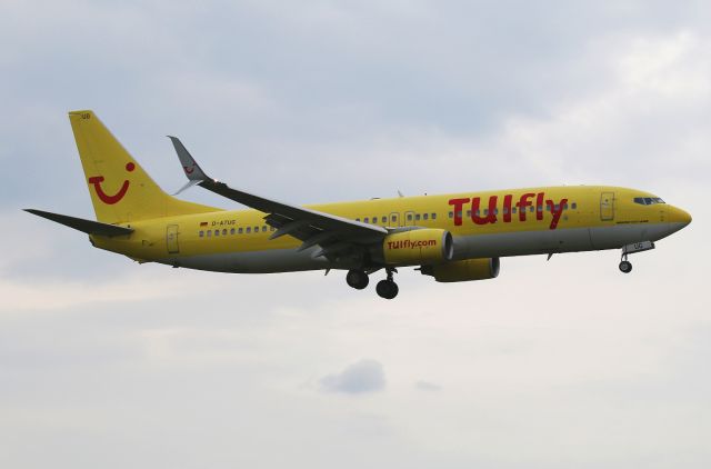 Boeing 737-800 (D-ATUG)