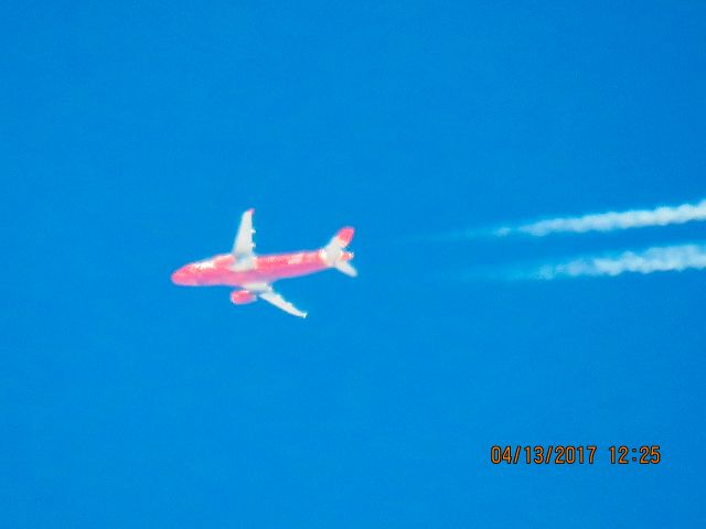 Airbus A320 (N615JB)