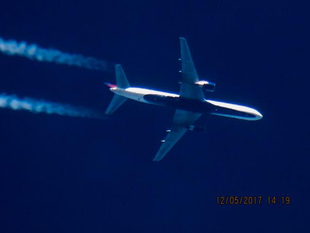 Boeing 757-200 (N675DL)