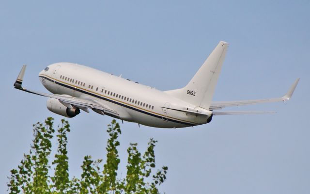 16-6693 — - usn c-40a 166693 dep shannon 16/5/14.