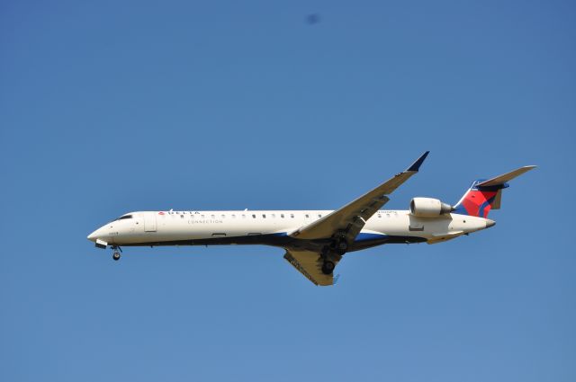 Canadair Regional Jet CRJ-200 (N306PQ)